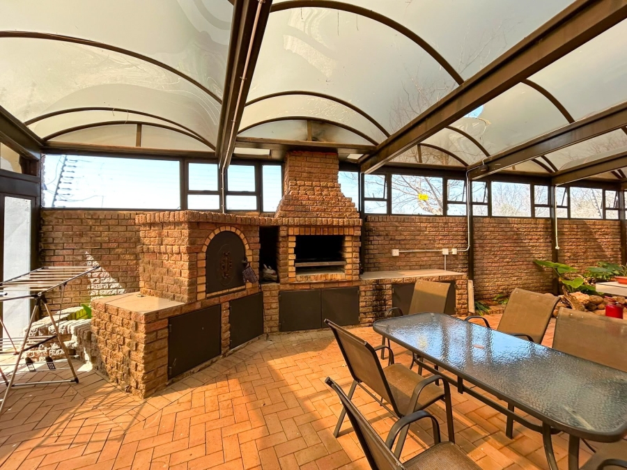 6 Bedroom Property for Sale in Potchefstroom Rural North West